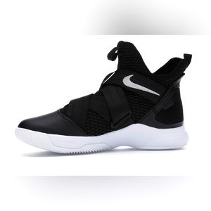 Nike Lebron Solider Basketball Shoes